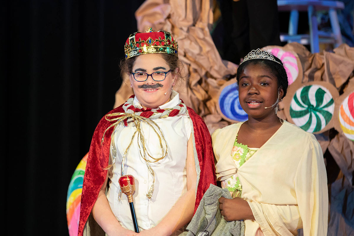 Woodward students performing as King and Queen